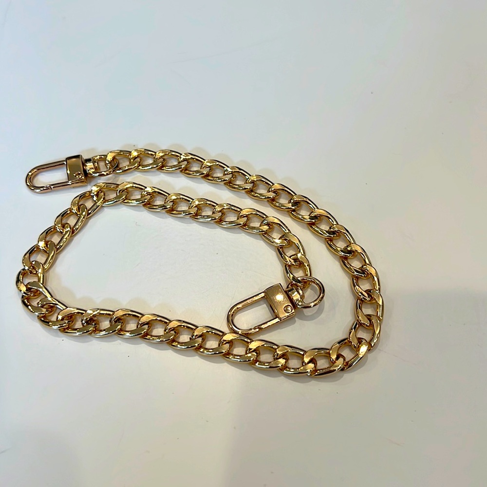 18” Gold Unbranded Chain